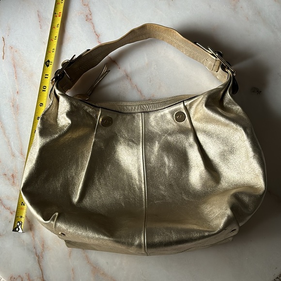 ROGER VIVIER GOLD LEATHER BAG - Picture 15 of 16